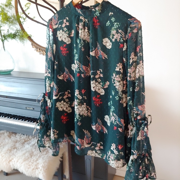 Kensie Tops - NWT KENSIE jeans emerald green floral top